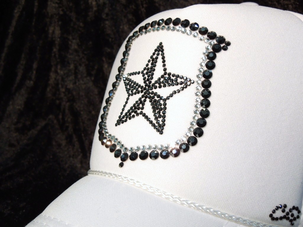 Rock star emblem Swarovski cap White