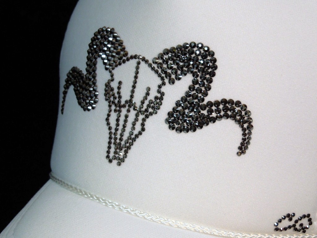 Skull Sheep Swarovski cap white