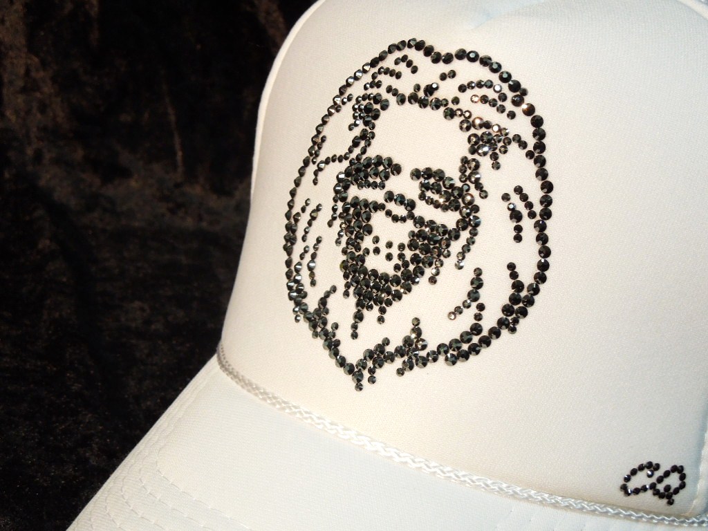 Skull Lion Swarovski cap white