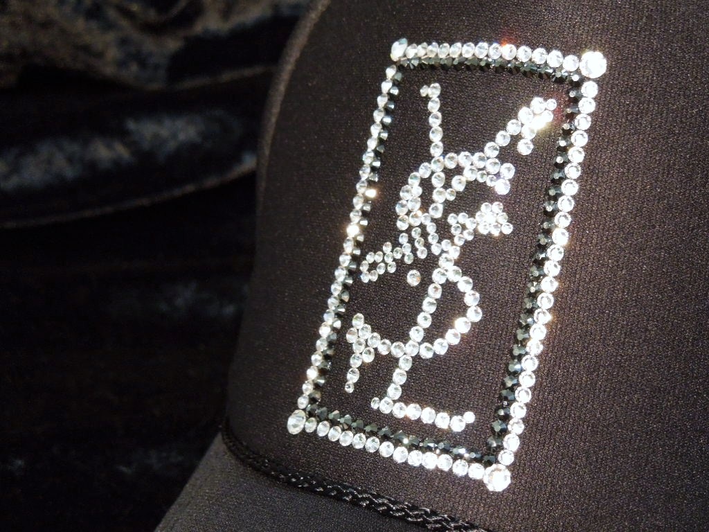 Square parody crash Swarovski cap Black