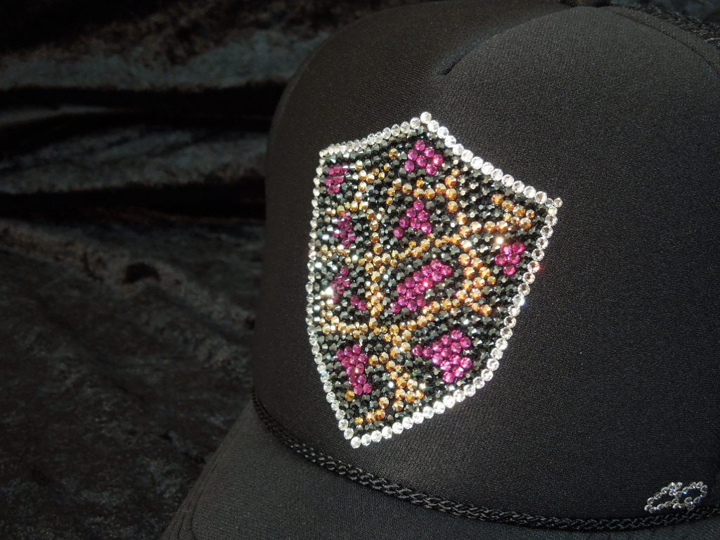 Leopard emblem Swarovski cap black