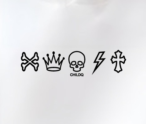 CHILDQ five emblem Hoodie White