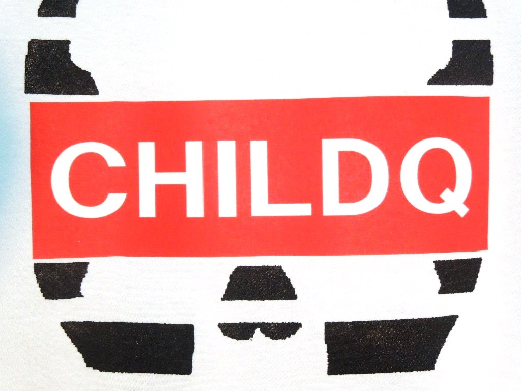 Skull CHILDQ Red Font T-shirt��white