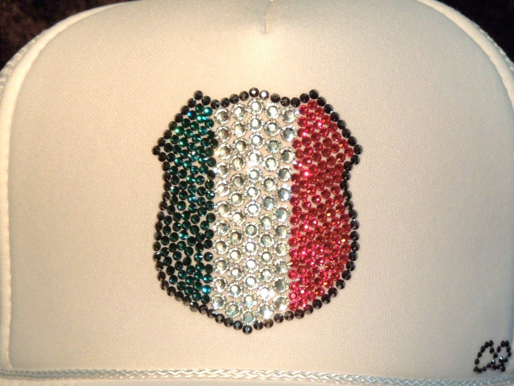 emblem Swarovski��Italy style cap white