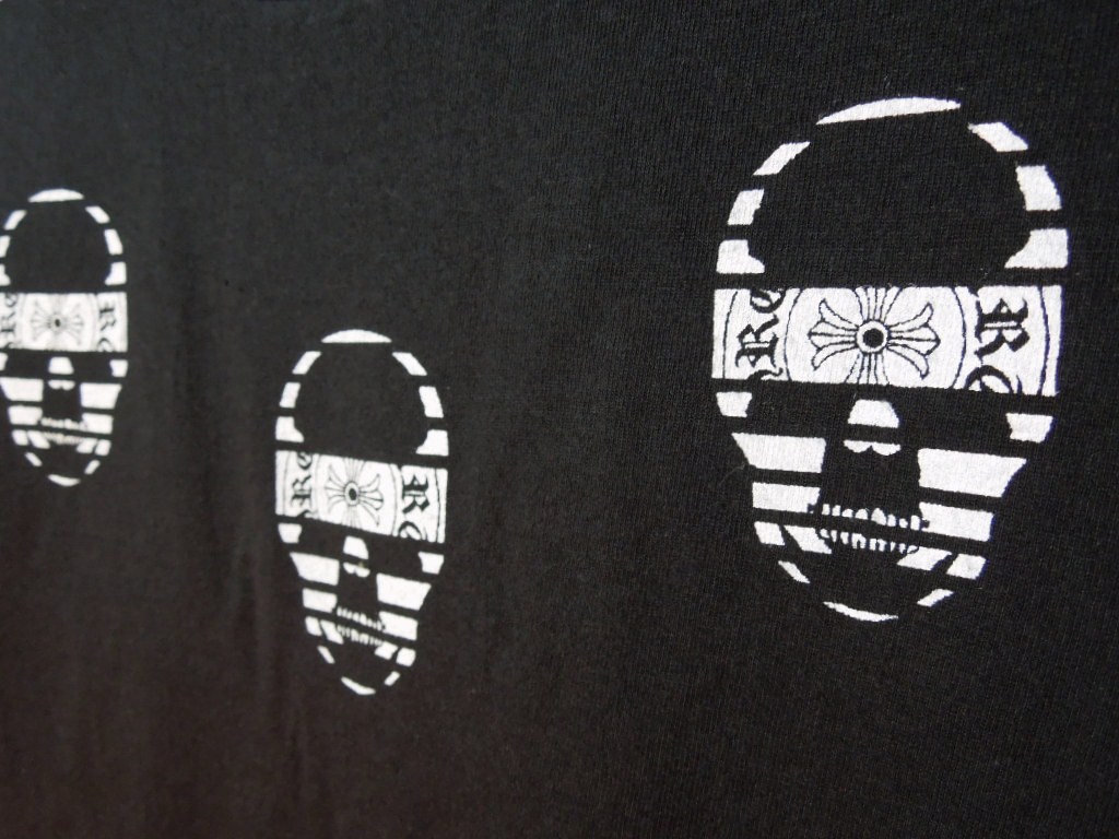 Five Skull Necklace Long T-shirt Black �� White
