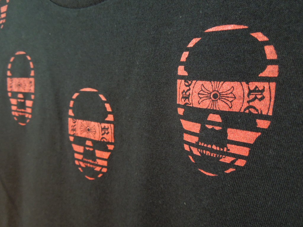 Five Skull Necklace Long T-shirt black �� red