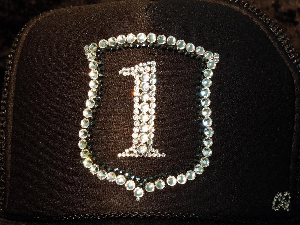 Emblem �Σ�.1 Swarovski cap Black