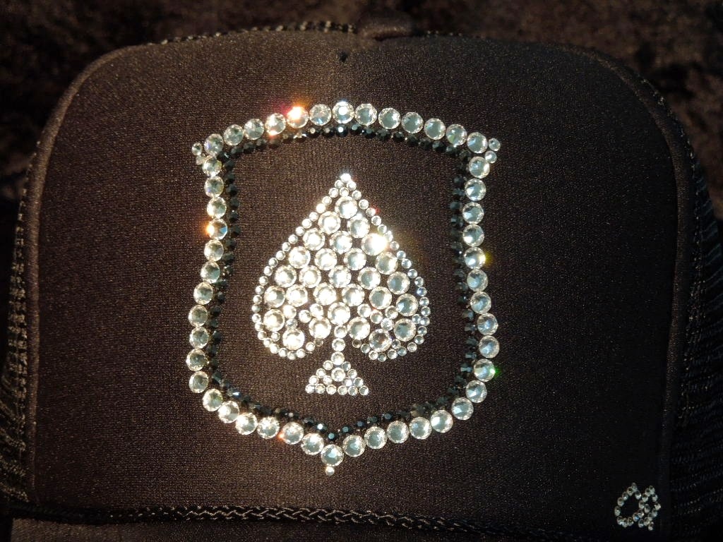 Spade emblem Swarovski black cap