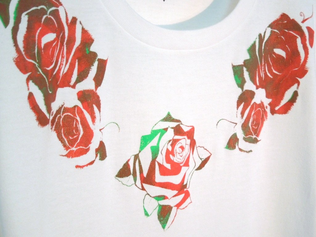 Roses T-shirt  White �� Red
