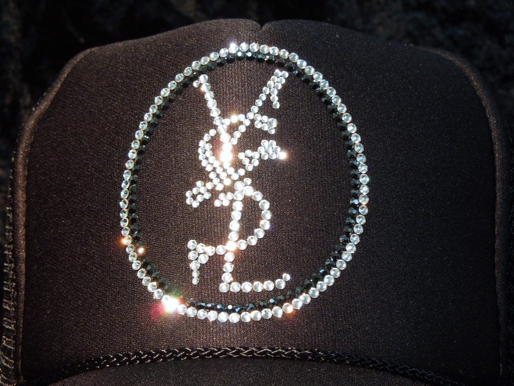 Emblem crash melt Swarovski cap black