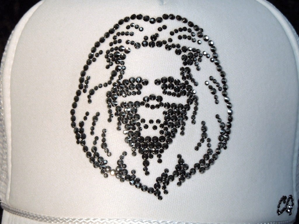 Skull Lion Swarovski cap white