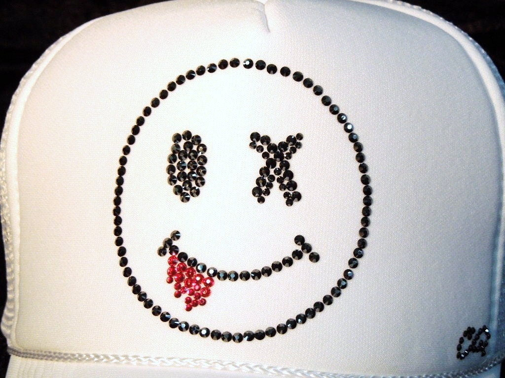 Killer Smiley Swarovski cap white