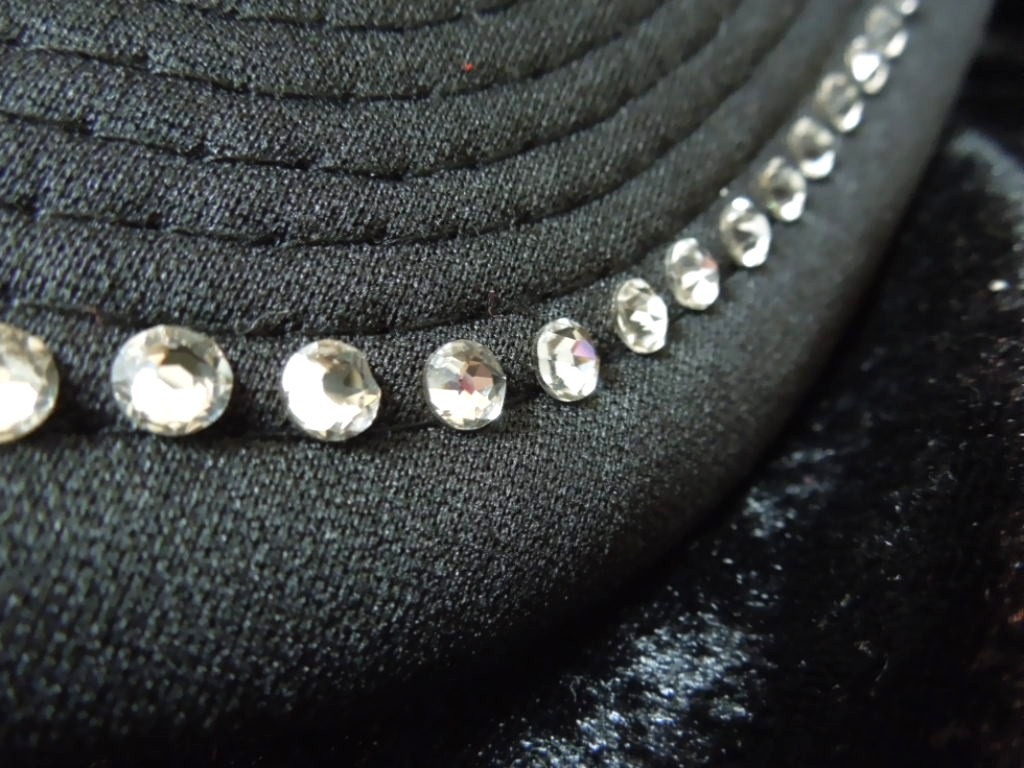 Skull Emblem Swarovski Full Custom Cap Black