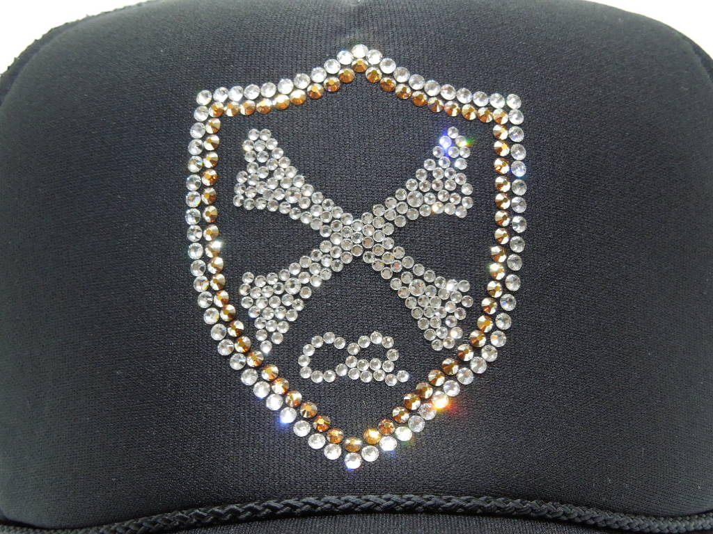 Emblem Cross Bone Swarovski Cap lack