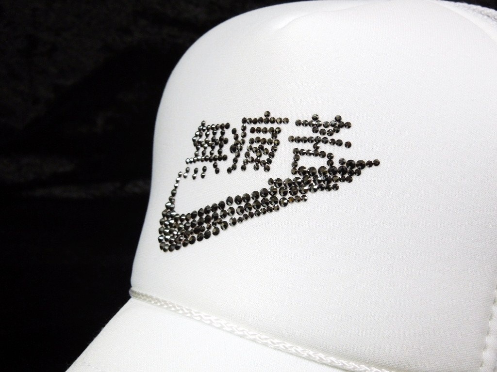 No pain Swarovski cap white