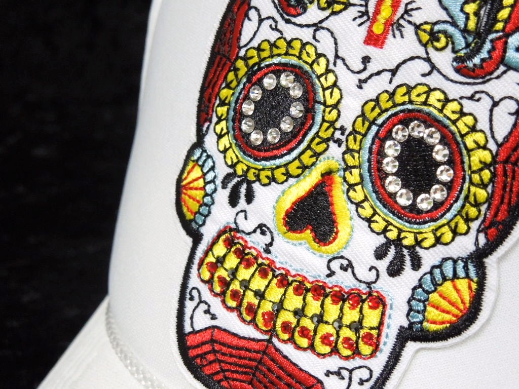 �ɽ� White skull Swarovski cap white