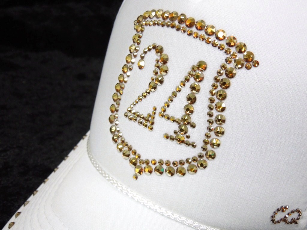 Emblem  Swarovski cap White  Gold full custom