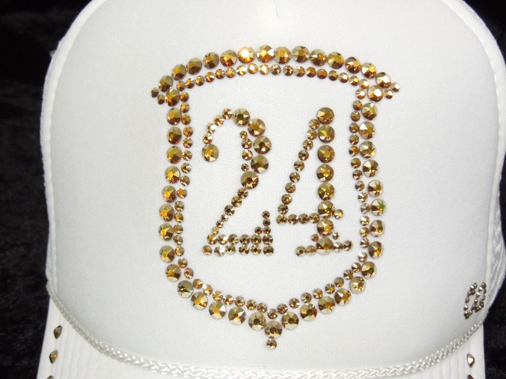 Emblem  Swarovski cap White  Gold full custom
