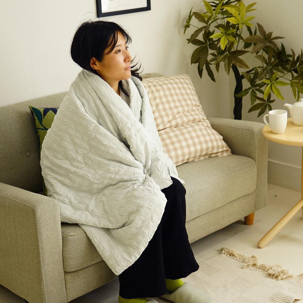 ハーフケット 1年中使える便利なくしゅくしゅおなか肌ふとん ハーフサイズ 100×140cm Merry Night(R) 心地よい肌ざわり サッカー織り風 凹凸感 ぽこぽこ 洗濯OK ひざ掛け