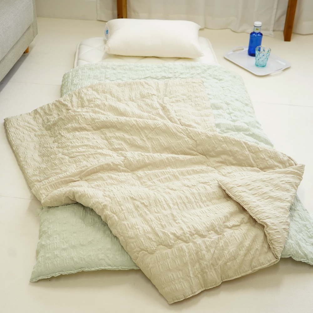 ハーフケット 1年中使える便利なくしゅくしゅおなか肌ふとん ハーフサイズ 100×140cm Merry Night(R) 心地よい肌ざわり サッカー織り風 凹凸感 ぽこぽこ 洗濯OK ひざ掛け