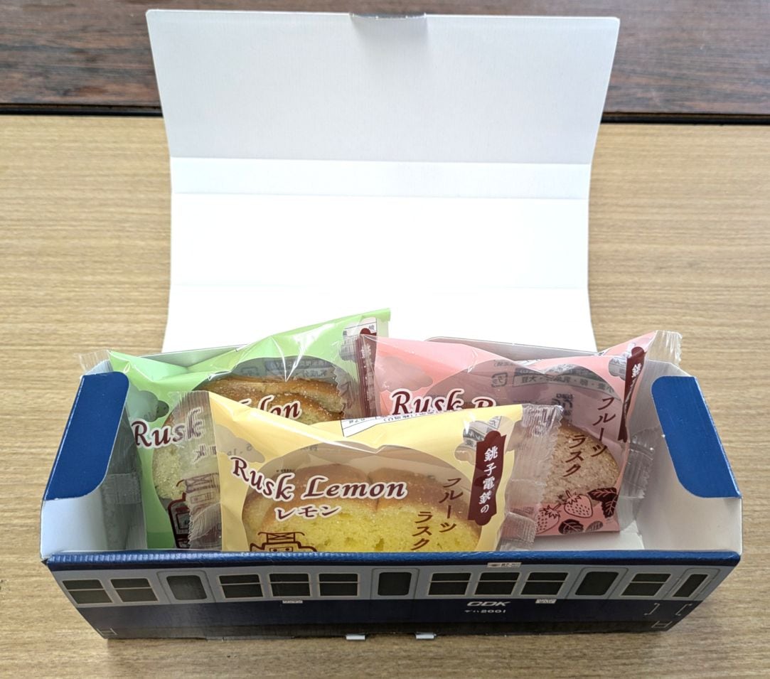 銚子電鉄フルーツラスク3種セット（メロン×1袋、イチゴ×1袋、レモン×1袋）