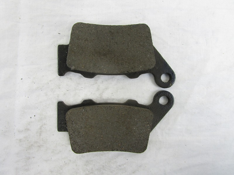 SUZUKI  SF250/ȥ롼150 ꥢ֥졼ѥå #69100-27880-000 .PAD SET