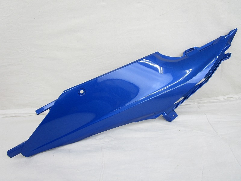 SUZUKI 純正 ジクサーSF250 左 タンクサイドカバー[MotoGPカラー