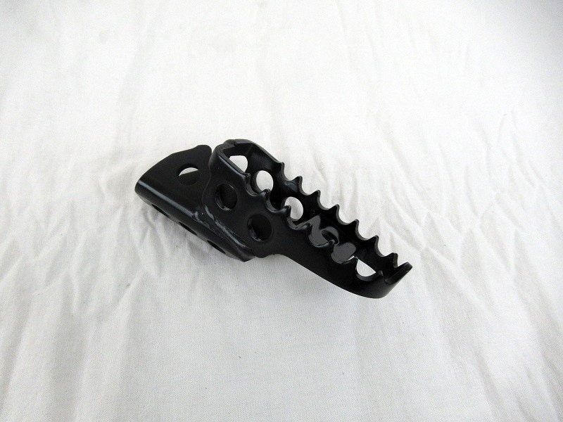 YAMAHA ���� WR155R[����ɥͥ�������] �����ƥå�[�եåȥ쥹�Ⱥ�] #B3M-F7411-00��FOOTREST 1��