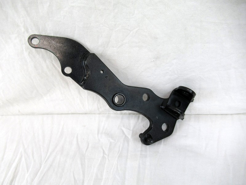 YAMAHA ���� WR155R[����ɥͥ�������] �����ƥåץۥ����[�եåȥ쥹�ȥ֥饱�åȱ�] #B3M-F7422-00��BRACKET, FOOTREST 2��