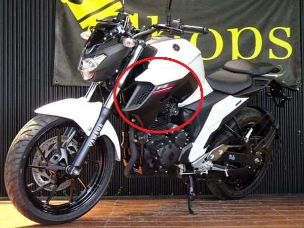 YAMAHA 純正 FZ25 左タンクシュラウド[ホワイト] #B97-XF138-00-P1