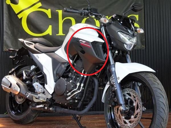 YAMAHA 純正 FZ25 右タンクシュラウド[ホワイト] #b97-xf13b-00-P1