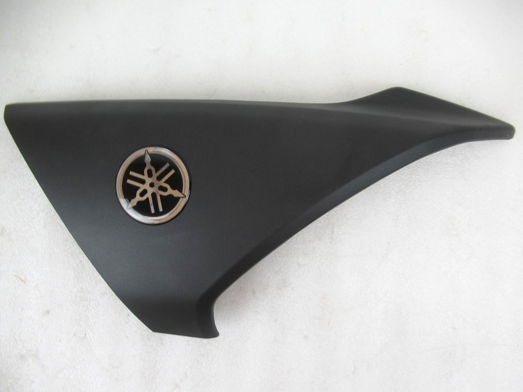 YAMAHA 純正 RAY-ZR125Fi/HYBRID 右フロントカバー #B2U-XF8AC-00-P0