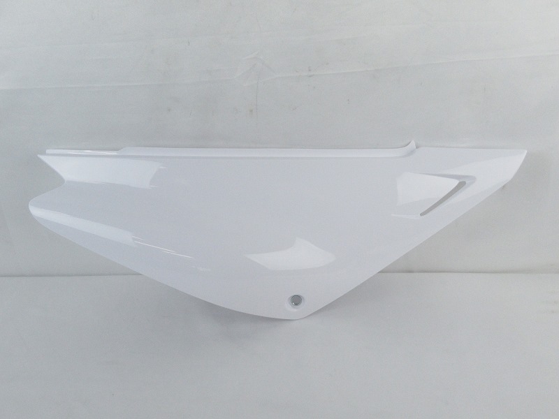 YAMAHA 純正 フィリピン仕様XTZ125 右サイドカバー[ホワイト] #1SB