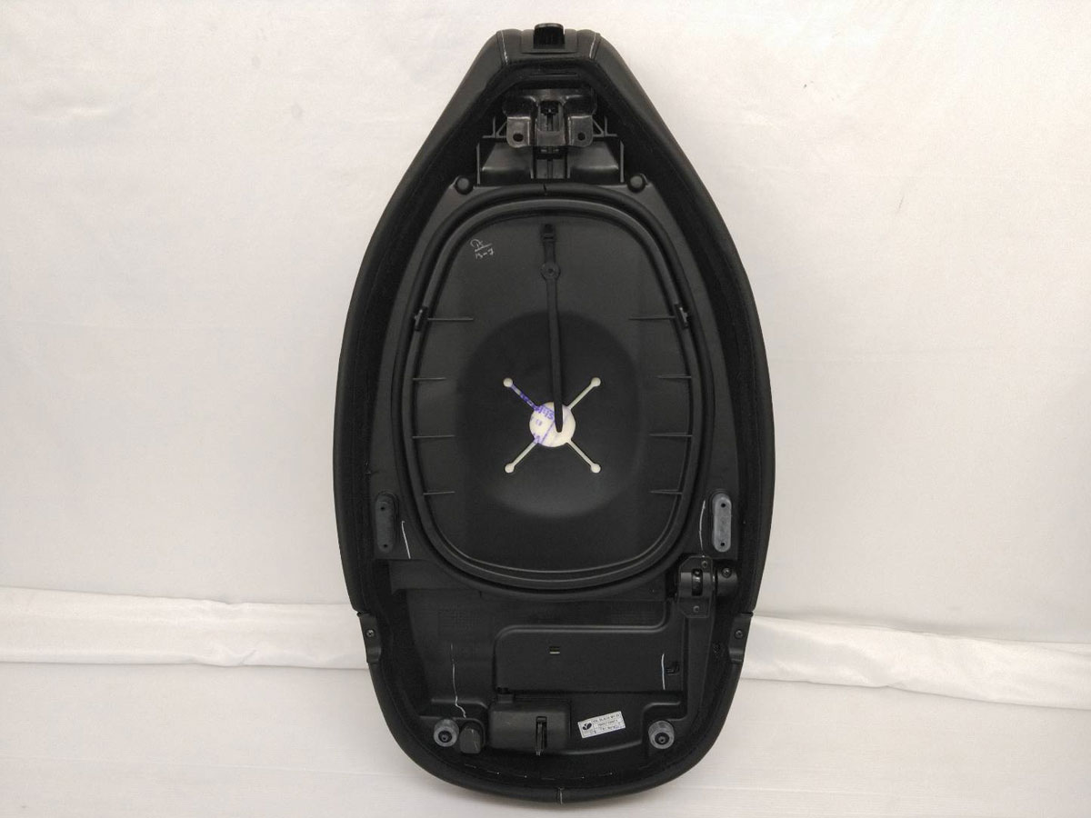 VESPA 純正VXL125/Fi シート[ブラック] #1B007280C1 | オートバイ部品