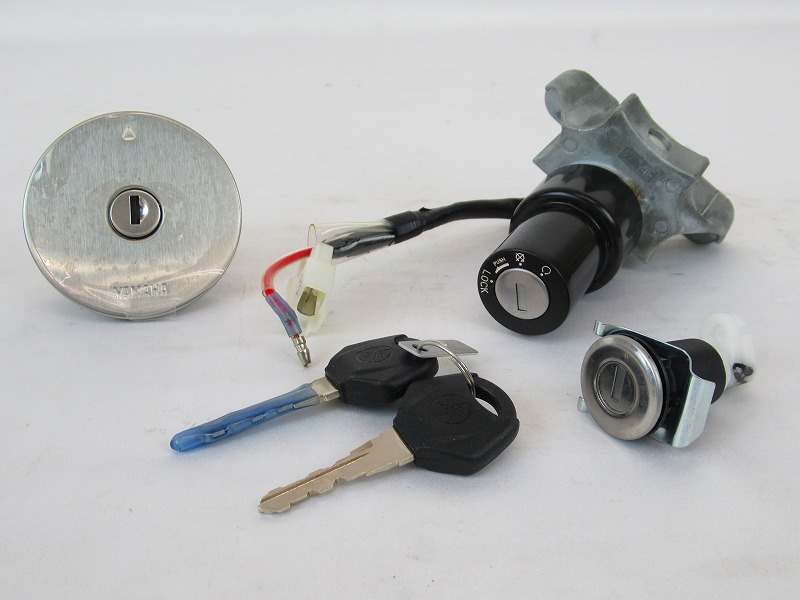 SEGA純正キー・シリンダー SEGA純正キー・シリンダー zx用 キーシリンダー - メルカリ