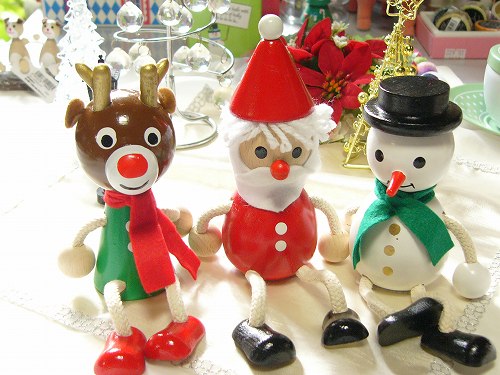 チェコ製 MIVA社 木製 シッティングドール “カラー”＜サンタ/トナカイ