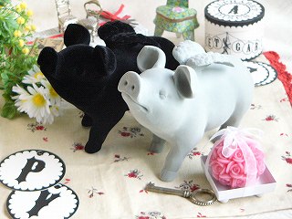 ワグナー社ヴィンテージ♡フロストアニマル2体セット happy ウィングPIG＜ブラック/グレー（フロック加工