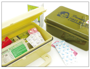 եȥɥܥåڼǼɳݤê֤⤭OKFIRST AID KIT BOXˡ