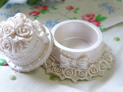 �����˥ƥ�����������ʪ����