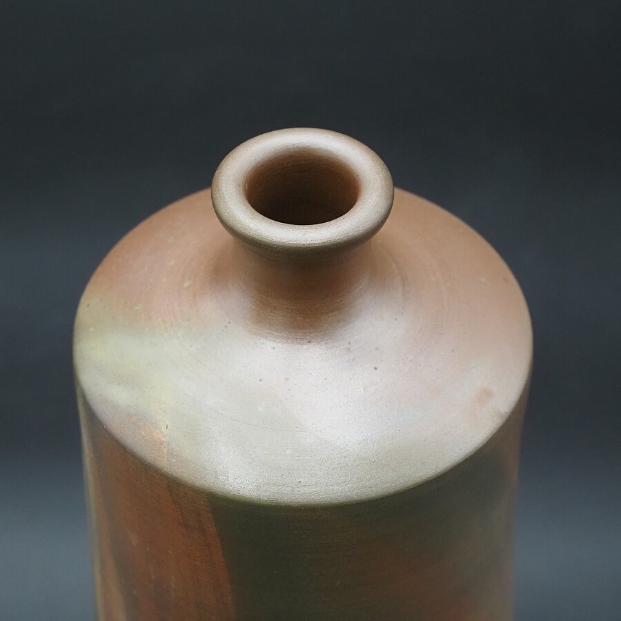 【アウトレット(B級)品】忠孝オリジナル陶器「琉球城焼 900ml空甕 シリコン蓋付き・窯変あり」