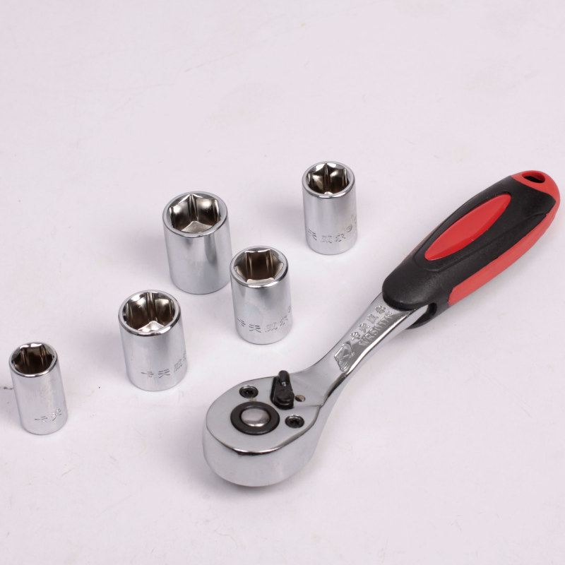 ソケットレンチ32点セット 鉄製収納ケース付き ソケットレンチ