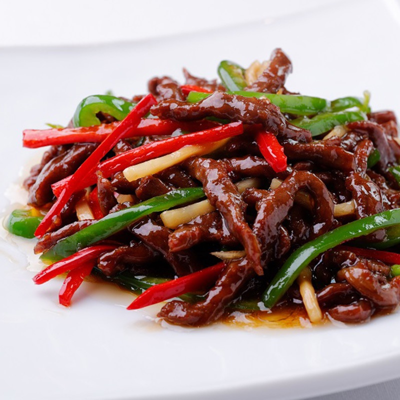 青椒牛肉絲 (牛肉とピーマンの細切り炒め)