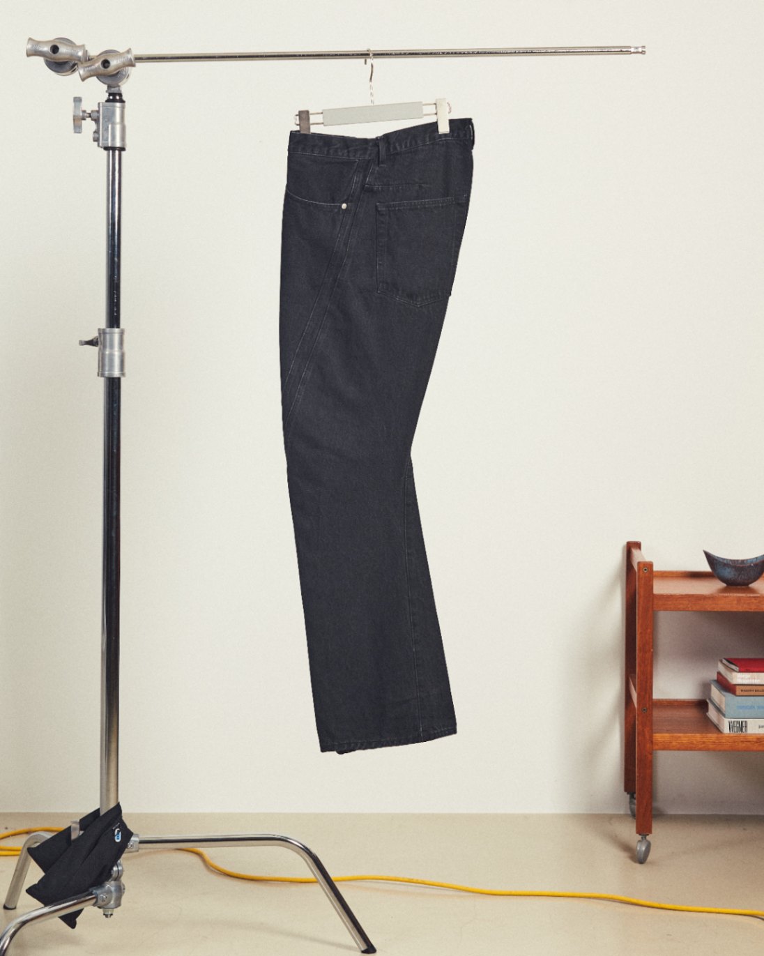 NVRFRGT / 3D TWISTED JEANS (FADED BLACK) NF232P05A