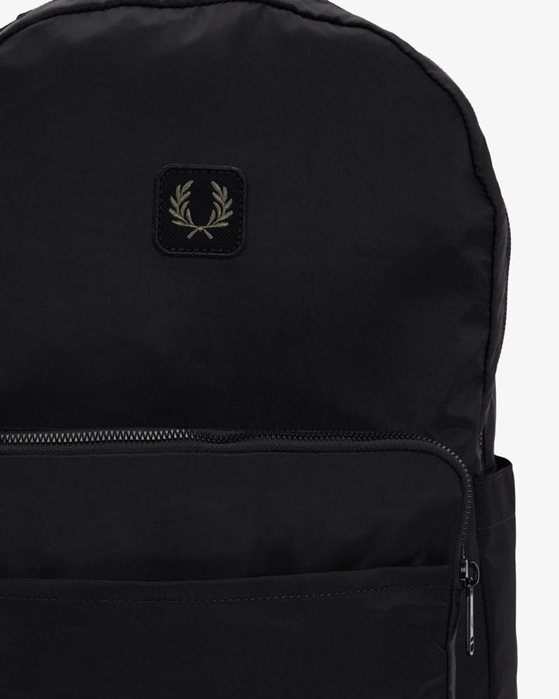 FRED PERRY 26FW】Crinkle Nylon Backpack (102：BLACK) L3339