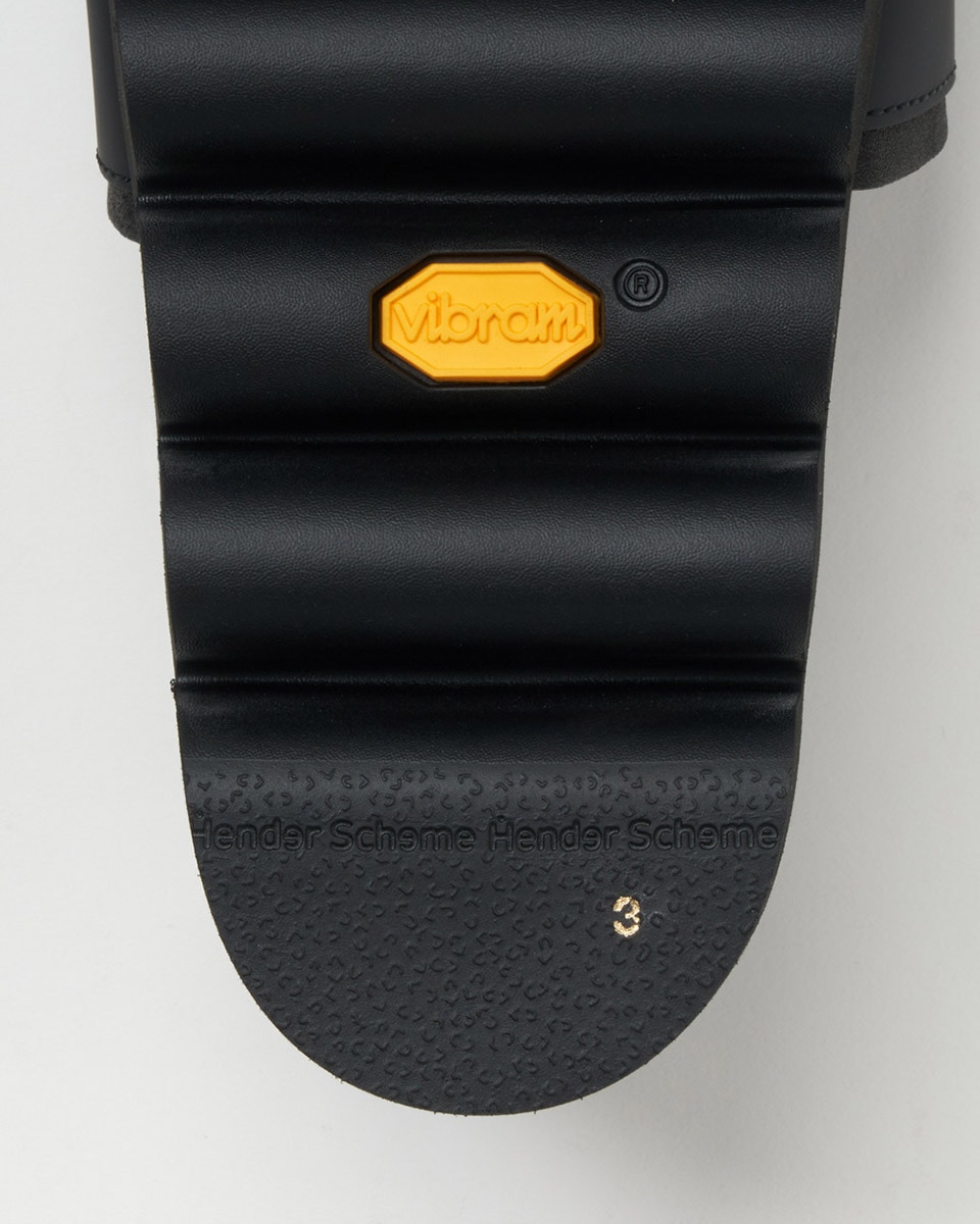 Hender Scheme / caterpillar (black) de-rs-cat