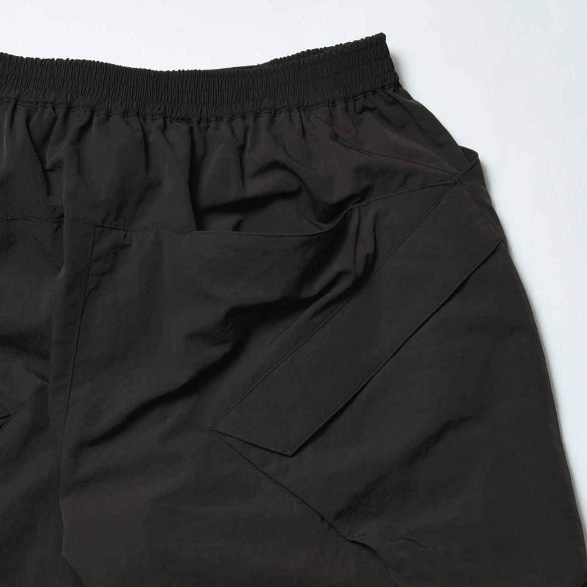 charbon / LIMONTA NYLON CARGO SHORTS BROWN