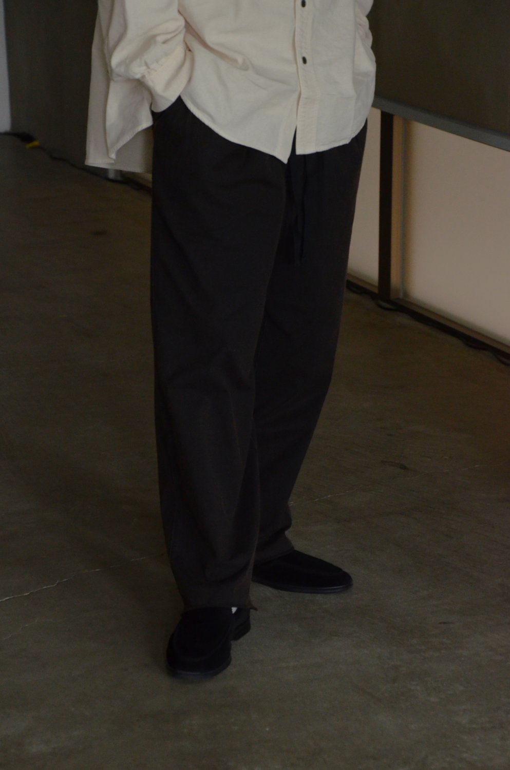 ANCELLM/アンセルム】DRAPE WIDE EASY CUT SLACKS (BLACK) ANC-PT118の通販