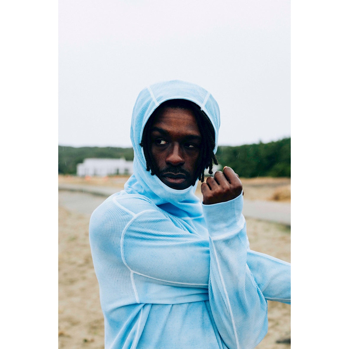 CHARBON / PIGMENT DYE WAFFLE HOODIE LIGHT BLUE