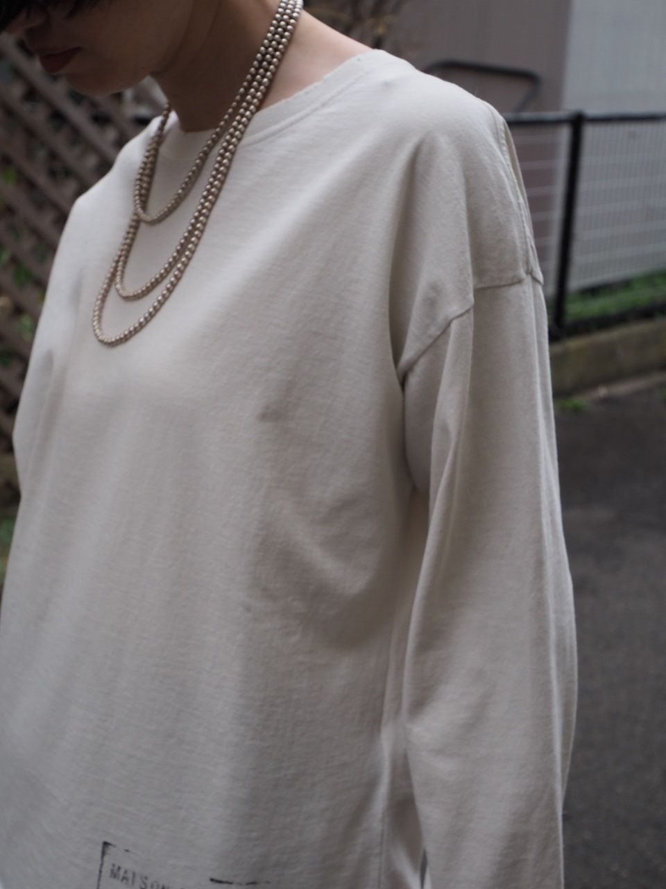 Maison Margiela S51GC0535S24567103 関税送料込 Maison Margiela｜スタンプロゴ トップ (クリーム