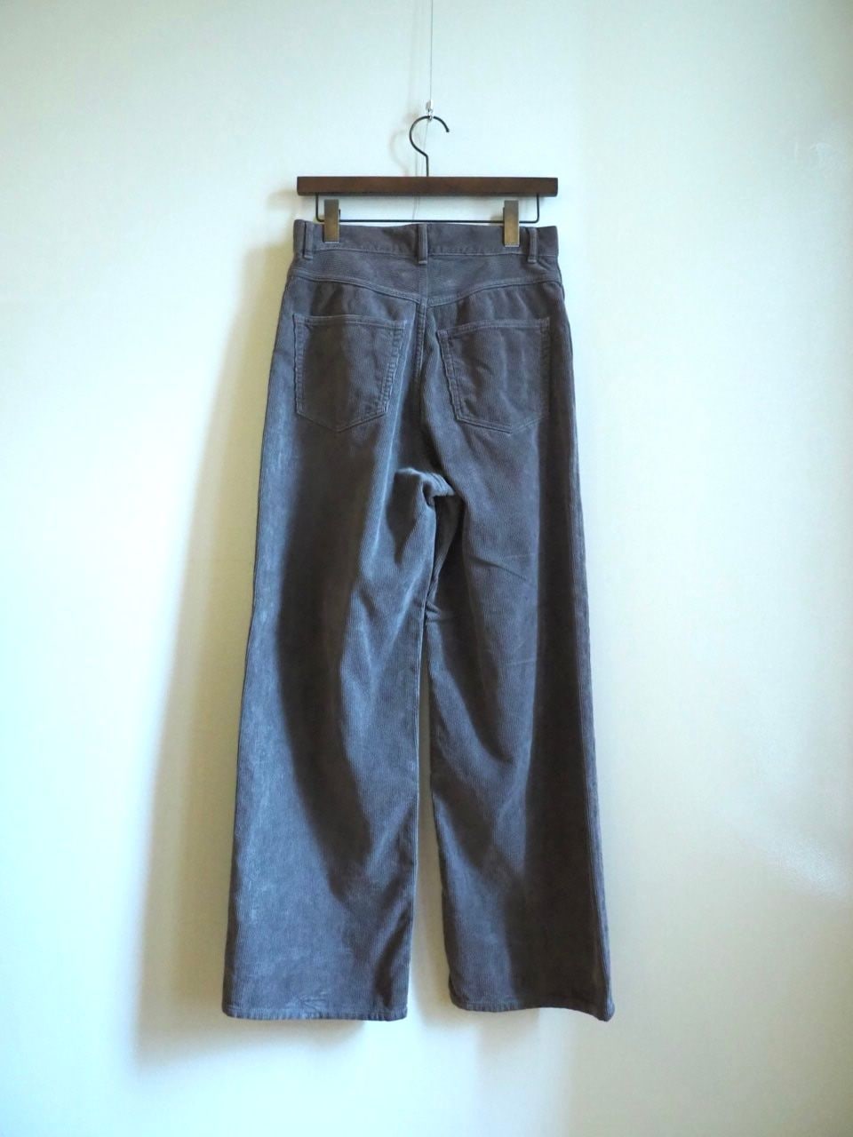 2026SS】GARMENT-DYED FINX CORDUROY 5P WIDE PANTS (OLIVE BROWN